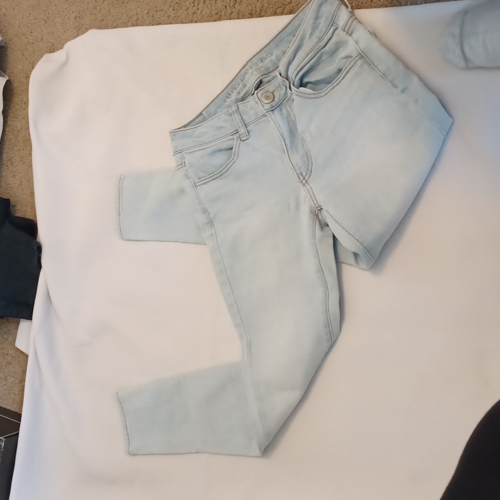 Women's size 6 American Eagle Outfitters jeans jegging super stretch